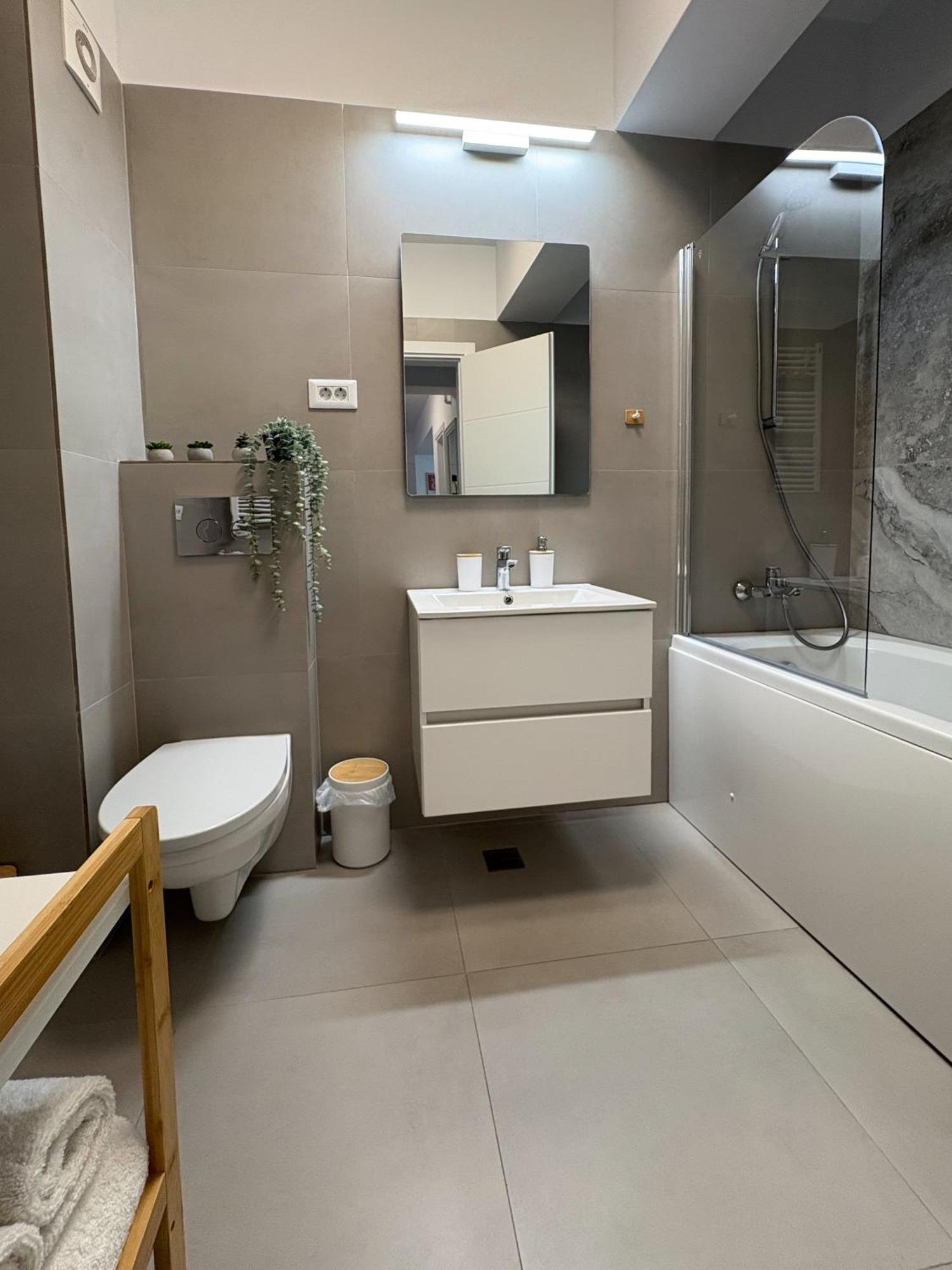 The Cozy Flat - Modern, New, 2 Rooms Apartment, Parking Βουκουρέστι Εξωτερικό φωτογραφία